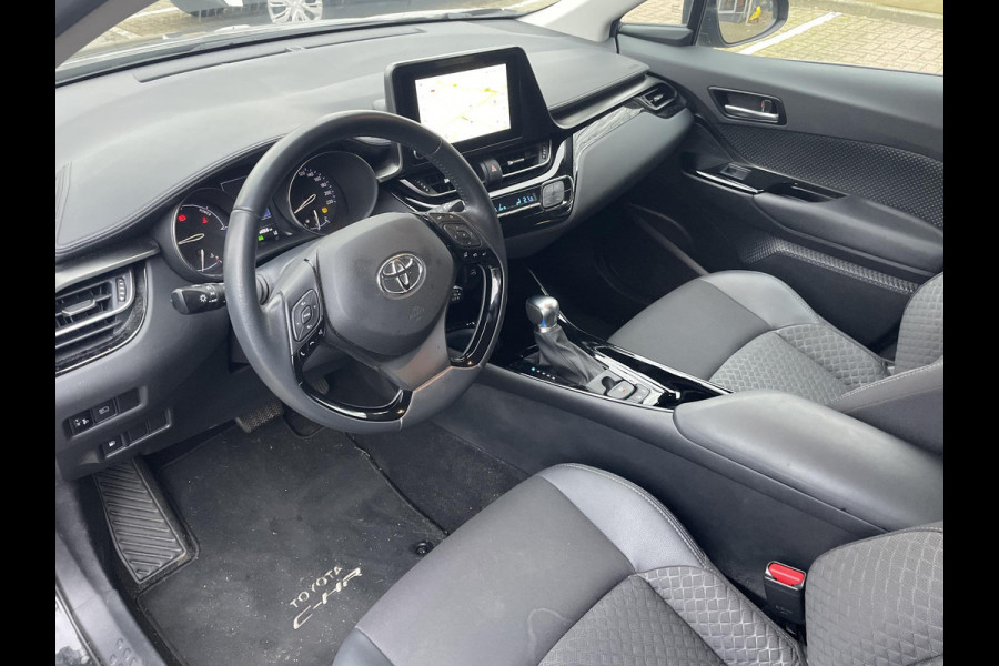 Toyota C-HR 1.8 Hybrid Dynamic | Navigatie | Parkeersensoren | Dealer onderhouden |