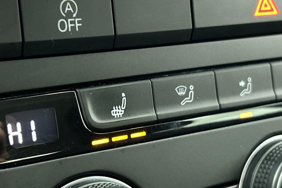 Volkswagen T-Roc 1.0 TSI Style(Goed OnderH, Navi, Carplay, StoelV, Parkeersensoren, Etc)