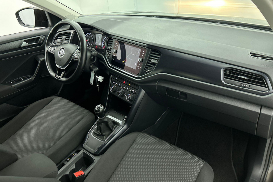 Volkswagen T-Roc 1.0 TSI Style(Goed OnderH, Navi, Carplay, StoelV, Parkeersensoren, Etc)