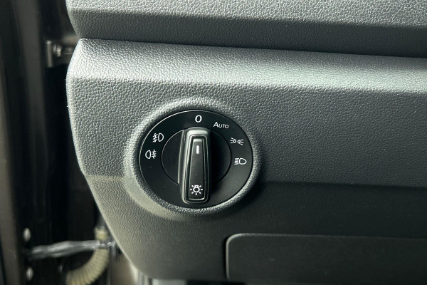 Volkswagen T-Roc 1.0 TSI Style(Goed OnderH, Navi, Carplay, StoelV, Parkeersensoren, Etc)