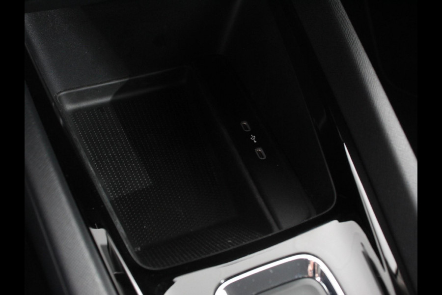 Škoda Octavia Combi 1.4 TSI iV 204pk PHEV Automaat Business Edition | Navigatie | Apple Carplay/Android Auto | Adaptive Cruise Control | Camera | Stoelverwarming | Lichtmetalen Velgen