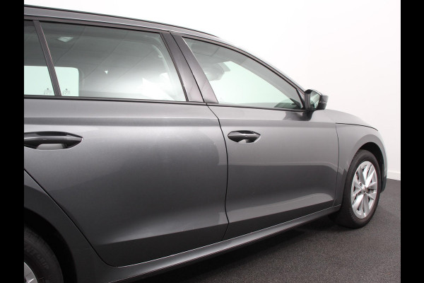 Škoda Octavia Combi 1.4 TSI iV 204pk PHEV Automaat Business Edition | Navigatie | Apple Carplay/Android Auto | Adaptive Cruise Control | Camera | Stoelverwarming | Lichtmetalen Velgen