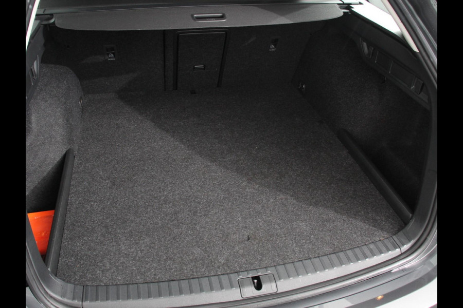 Škoda Octavia Combi 1.4 TSI iV 204pk PHEV Automaat Business Edition | Navigatie | Apple Carplay/Android Auto | Adaptive Cruise Control | Camera | Stoelverwarming | Lichtmetalen Velgen