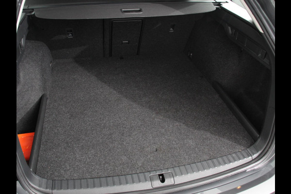 Škoda Octavia Combi 1.4 TSI iV 204pk PHEV Automaat Business Edition | Navigatie | Apple Carplay/Android Auto | Adaptive Cruise Control | Camera | Stoelverwarming | Lichtmetalen Velgen