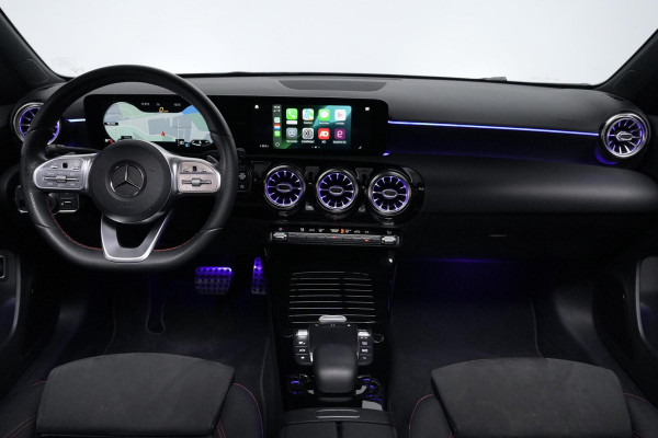 Mercedes-Benz A-Klasse 200 AMG Automaat 163 PK | Pano | Widescreen | CarPlay | Sterrenhemel | Sfeer | Stoelverwarming | Camera | Led |