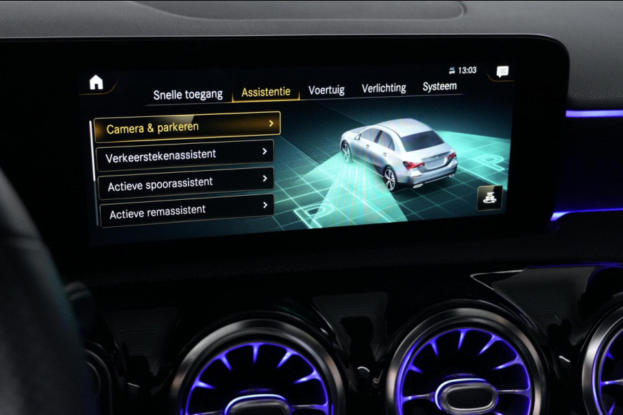 Mercedes-Benz A-Klasse 200 AMG Automaat 163 PK | Pano | Widescreen | CarPlay | Sterrenhemel | Sfeer | Stoelverwarming | Camera | Led |