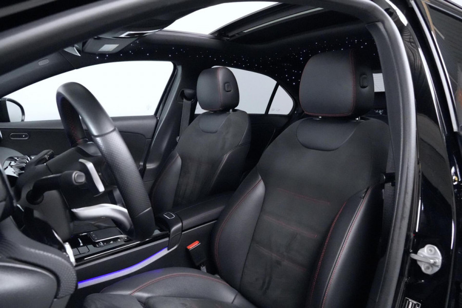 Mercedes-Benz A-Klasse 200 AMG Automaat 163 PK | Pano | Widescreen | CarPlay | Sterrenhemel | Sfeer | Stoelverwarming | Camera | Led |