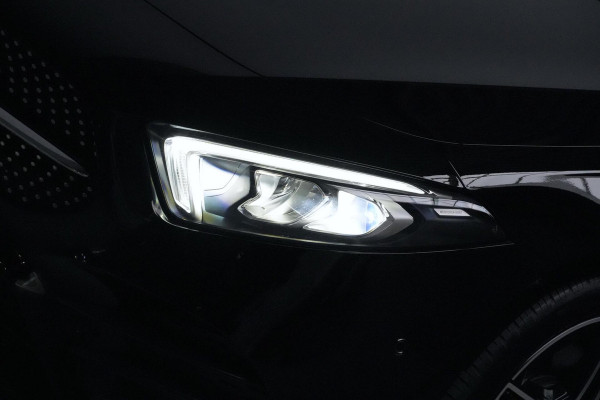 Mercedes-Benz A-Klasse 200 AMG Automaat 163 PK | Pano | Widescreen | CarPlay | Sterrenhemel | Sfeer | Stoelverwarming | Camera | Led |