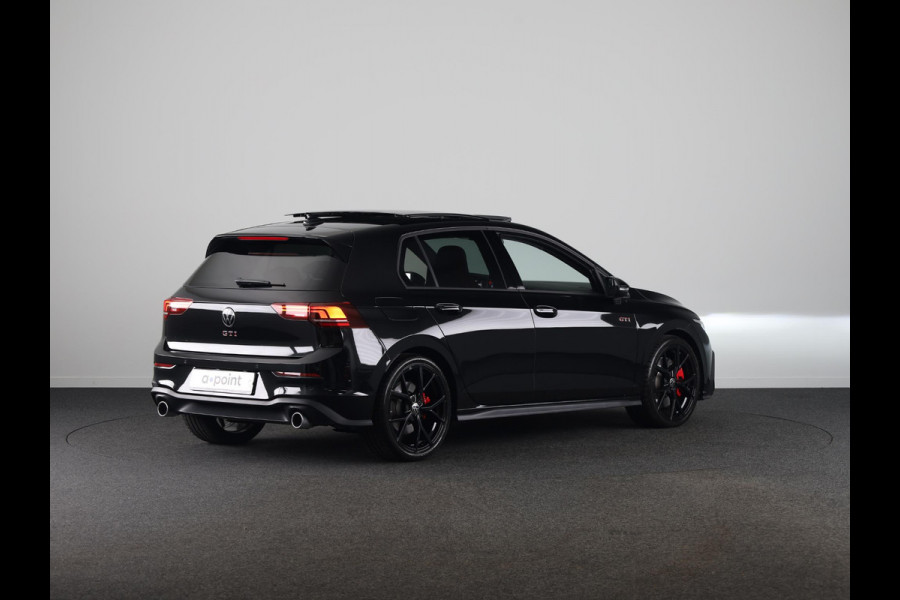 Volkswagen Golf 2.0 TSI GTI 265PK DSG | Verlengde garantie | Panorama dak | Head up Display | Blackstyle | 19"LM velgen |