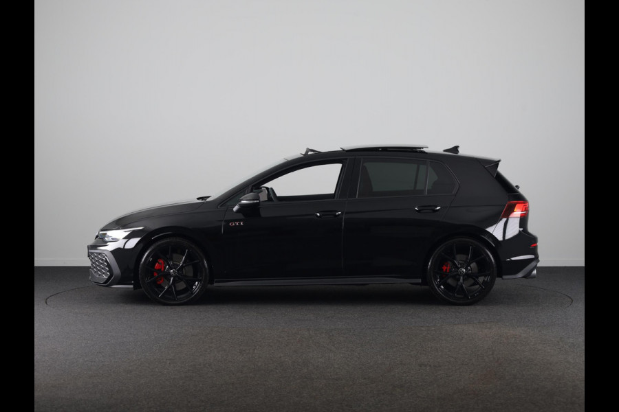 Volkswagen Golf 2.0 TSI GTI 265PK DSG | Verlengde garantie | Panorama dak | Head up Display | Blackstyle | 19"LM velgen |