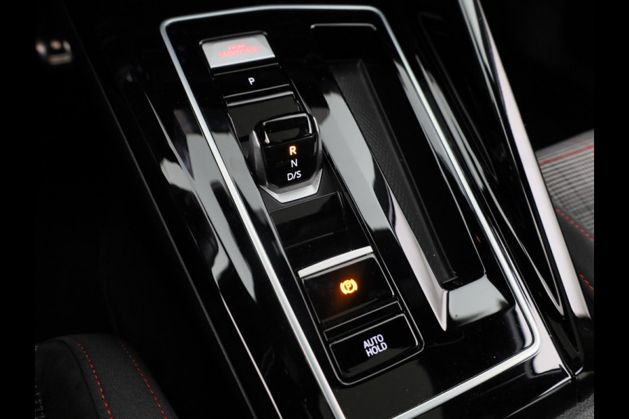 Volkswagen Golf 2.0 TSI GTI 265PK DSG | Verlengde garantie | Panorama dak | Head up Display | Blackstyle | 19"LM velgen |