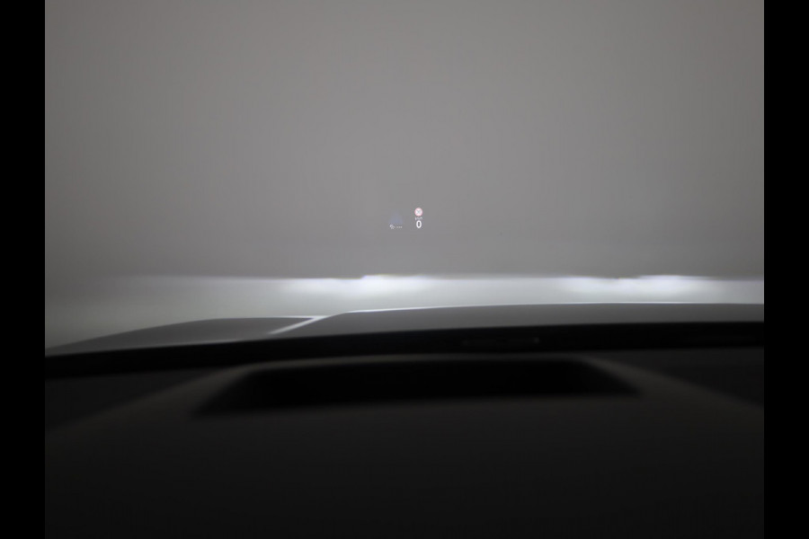 Volkswagen Golf 2.0 TSI GTI 265PK DSG | Verlengde garantie | Panorama dak | Head up Display | Blackstyle | 19"LM velgen |