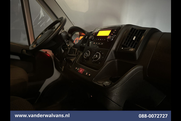 Peugeot Boxer 2.2 BlueHDi 141pk Bakwagen Laadklep Euro6 Airco | Cruisecontrol | 1055kg laadvermogen Bijrijdersbank