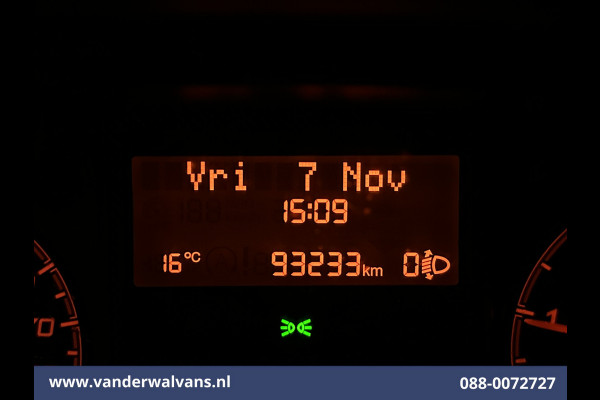 Peugeot Boxer 2.2 BlueHDi 141pk Bakwagen Laadklep Euro6 Airco | Cruisecontrol | 1055kg laadvermogen Bijrijdersbank