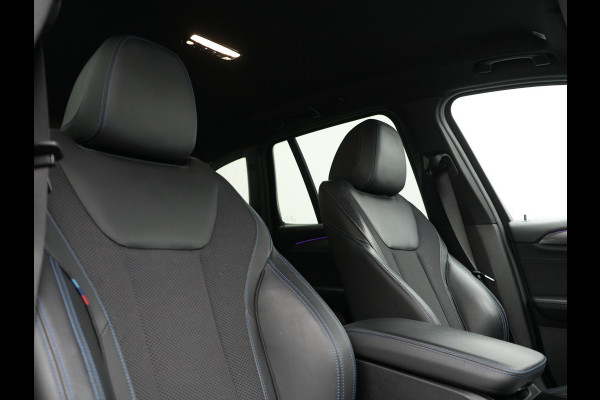 BMW X3 xDrive30e M Sport Plug In Hybrid 293pk Dealer O.H. PHEV | Trekhaak Af Fabriek | Head Up | Sportstoelen Verwarmd | Apple Carplay | Keyless | Blis | Sfeerverlichting | Virtual | Navigatie | DAB |
