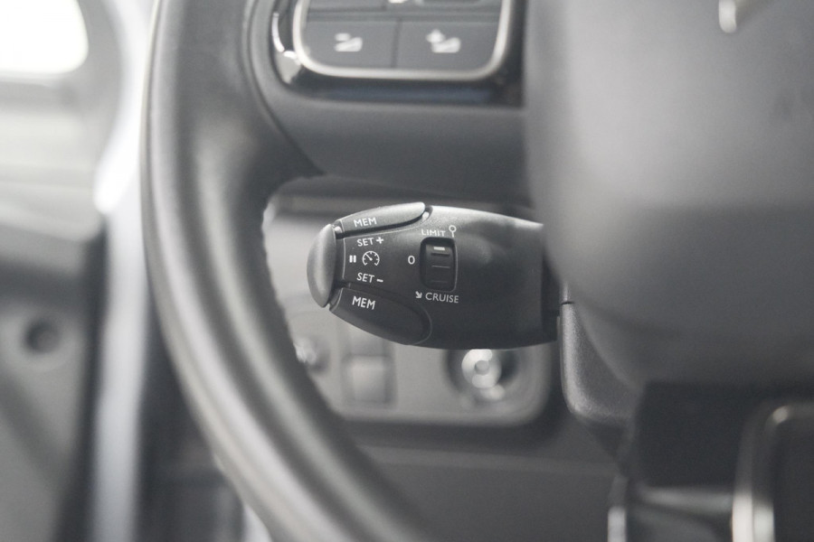 Citroën C3 PureTech 110 EAT6 Shine | Camera | Navigatie | Parkeersensoren | Apple Carplay | 17 Inch Lichtmetalen Velgen