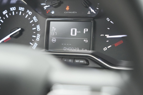 Citroën C3 PureTech 110 EAT6 Shine | Camera | Navigatie | Parkeersensoren | Apple Carplay | 17 Inch Lichtmetalen Velgen