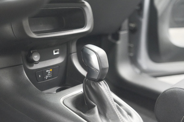 Citroën C3 PureTech 110 EAT6 Shine | Camera | Navigatie | Parkeersensoren | Apple Carplay | 17 Inch Lichtmetalen Velgen