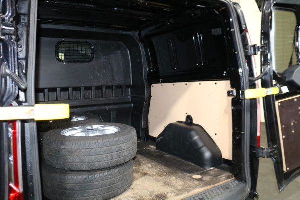 Ford Transit Custom 2.0 TDci 170pk Automaat L2 H1 Limited DC Black Line