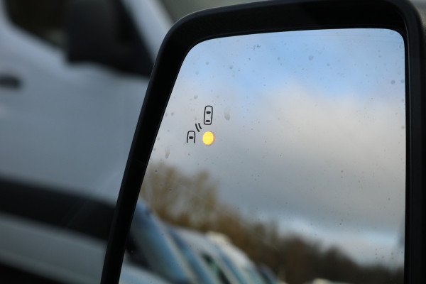 Ford Transit Custom 2.0 TDci 170pk Automaat L2 H1 Limited DC Black Line