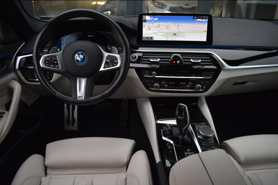 BMW 5 Serie 530e M-Sport Pro | LASERLIGHT | HARMAN KARDON | 360 CAMERA | TREKHAAK | DEALER ONDERHOUDEN | NAP |