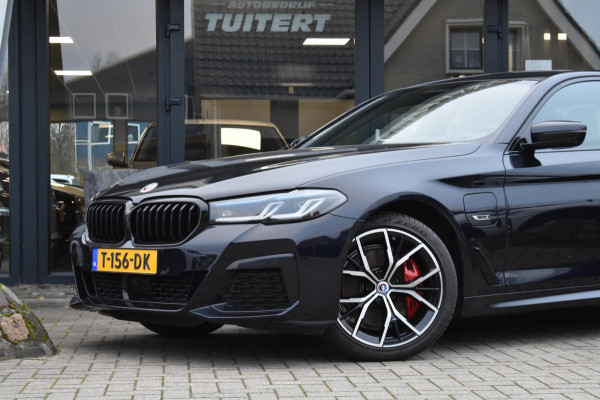 BMW 5 Serie 530e M-Sport Pro | LASERLIGHT | HARMAN KARDON | 360 CAMERA | TREKHAAK | DEALER ONDERHOUDEN | NAP |