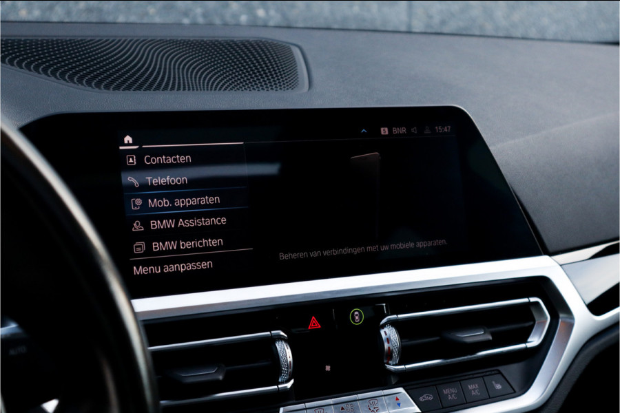 BMW 3-serie 330e High Ex M-Sport Frozen / Glazen dak / Adaptief onderstel / Electrische stoelen /