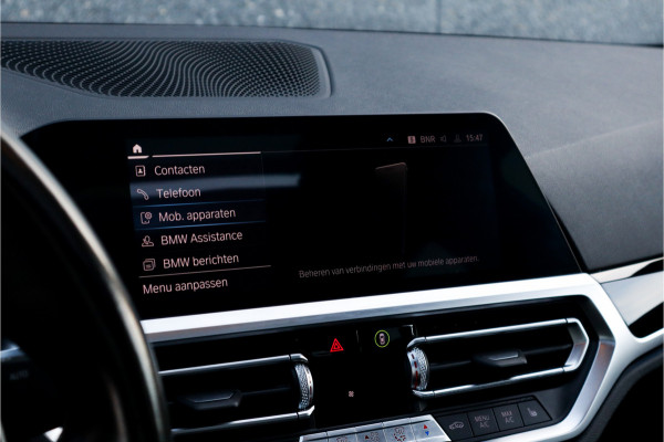 BMW 3-serie 330e High Ex M-Sport Frozen / Glazen dak / Adaptief onderstel / Electrische stoelen /