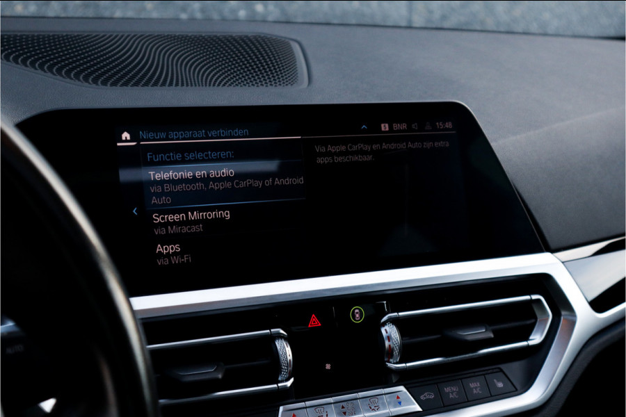 BMW 3-serie 330e High Ex M-Sport Frozen / Glazen dak / Adaptief onderstel / Electrische stoelen /