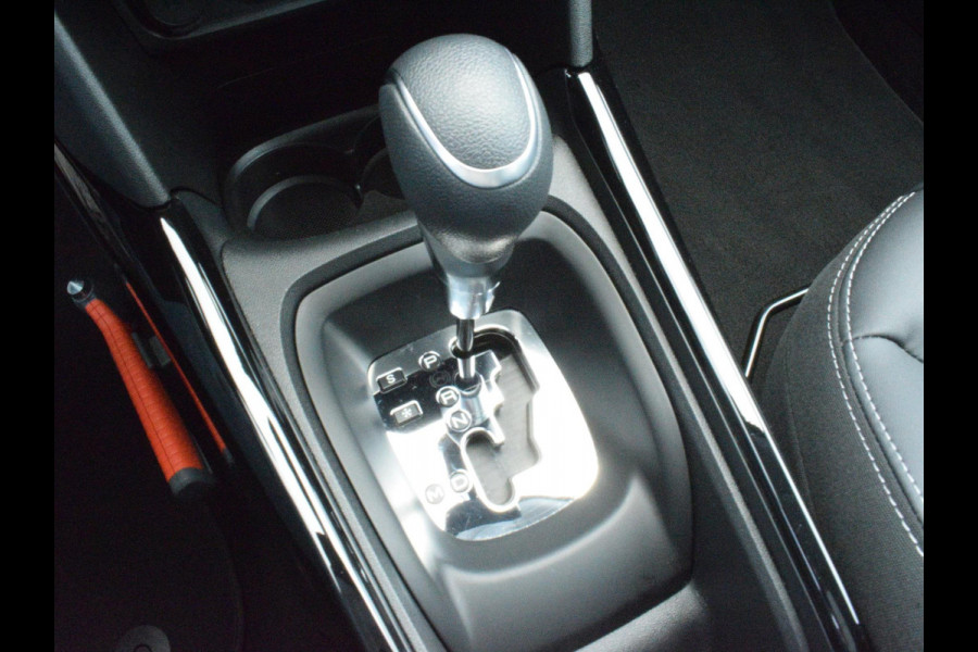 Peugeot 2008 1.2 PureTech Allure AUTOMAAT | NAVIGATIE | ACHTERUITRIJCAMERA MET SENSOREN | E.C.C. |
