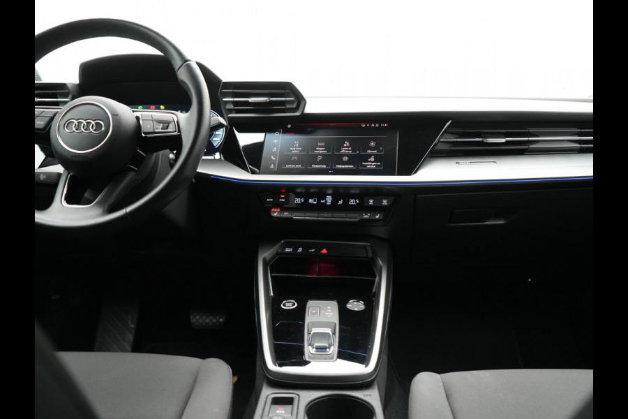 Audi A3 Sportback 40 TFSI e Advanced edition Plug In Hybrid 204pk Dealer O.H PHEV | Trekhaak Afn. | Keyless | Apple Carplay | Sportstoelen Verwarmd | Navigatie | Virtual | Cruise Control | Front & Lane Assist | DAB | 18"L.M |