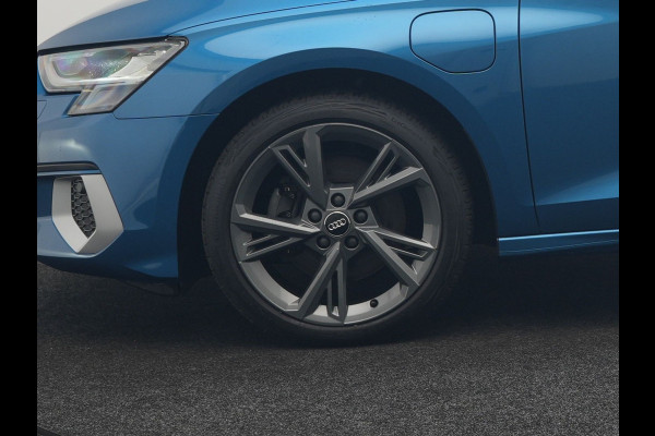 Audi A3 Sportback 40 TFSI e Advanced edition Plug In Hybrid 204pk Dealer O.H PHEV | Trekhaak Afn. | Keyless | Apple Carplay | Sportstoelen Verwarmd | Navigatie | Virtual | Cruise Control | Front & Lane Assist | DAB | 18"L.M |