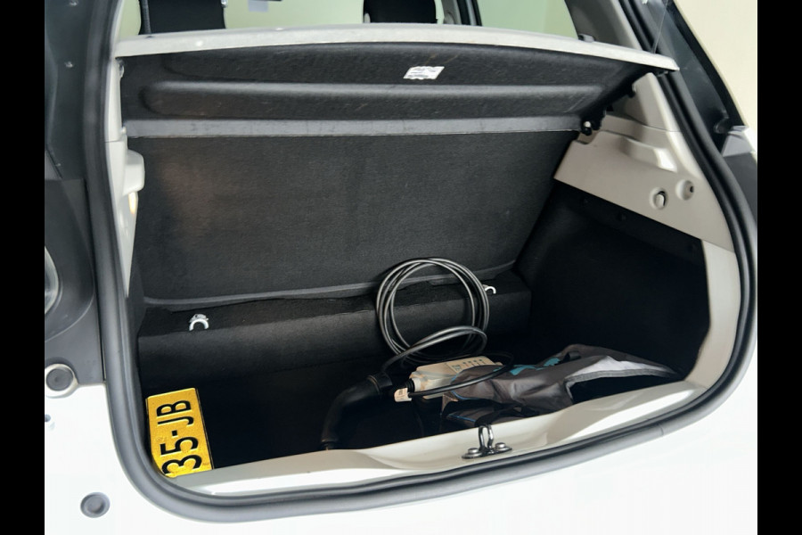 Renault ZOE R240 Intens 22 kWh Huur  Accu | Navigatie | Lage Kilometerstand!