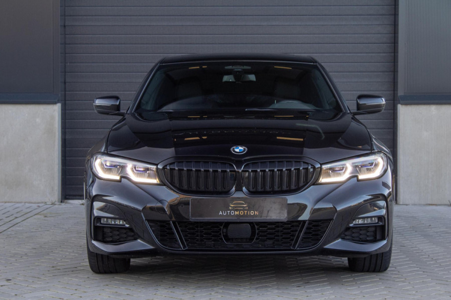 BMW 3-serie 330e PANO MEMORY M PAKKET CAMERA HUD