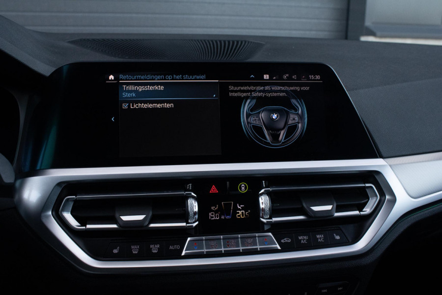 BMW 3-serie 330e PANO MEMORY M PAKKET CAMERA HUD