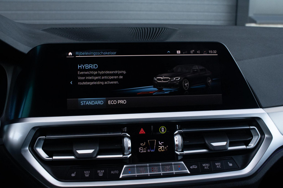 BMW 3-serie 330e PANO MEMORY M PAKKET CAMERA HUD