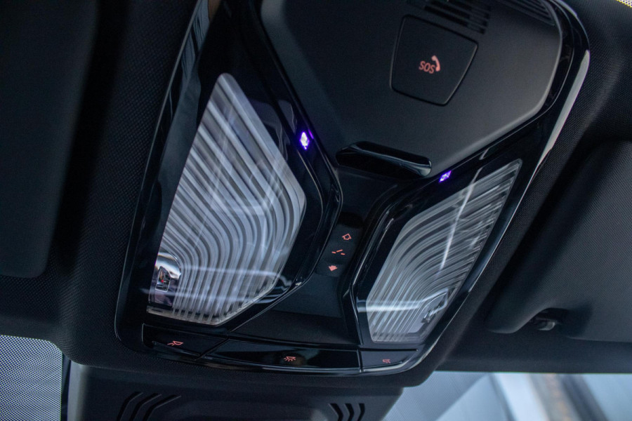 BMW 3-serie 330e PANO MEMORY M PAKKET CAMERA HUD