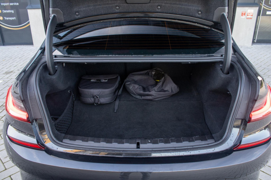 BMW 3-serie 330e PANO MEMORY M PAKKET CAMERA HUD