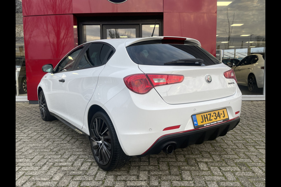 Alfa Romeo Giulietta 1.4 Turbo Sport | 18" Velgen | Carbon kit