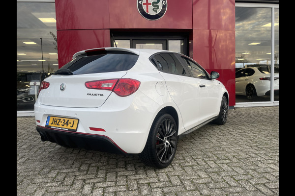Alfa Romeo Giulietta 1.4 Turbo Sport | 18" Velgen | Carbon kit
