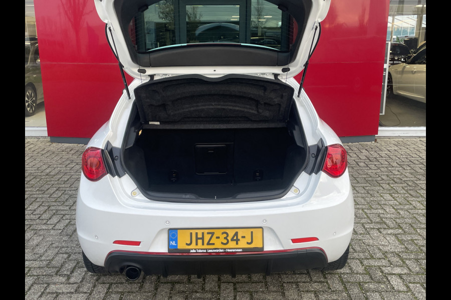 Alfa Romeo Giulietta 1.4 Turbo Sport | 18" Velgen | Carbon kit