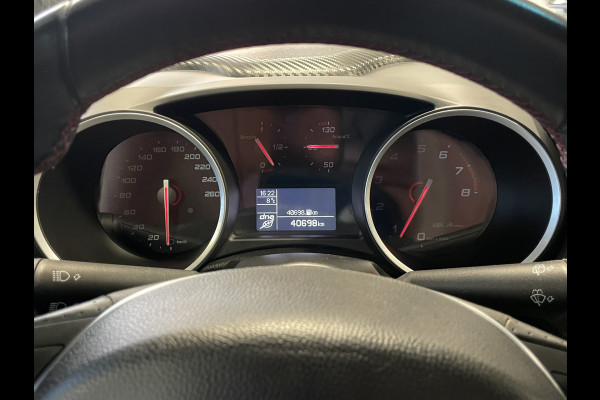 Alfa Romeo Giulietta 1.4 Turbo Sport | 18" Velgen | Carbon kit