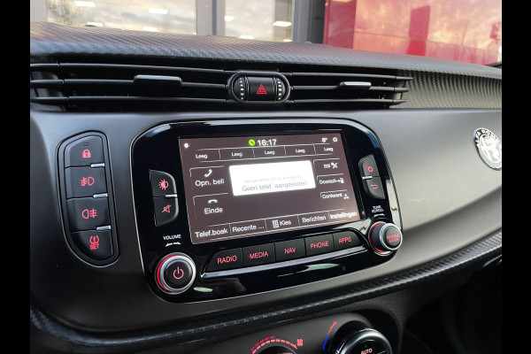 Alfa Romeo Giulietta 1.4 Turbo Sport | 18" Velgen | Carbon kit