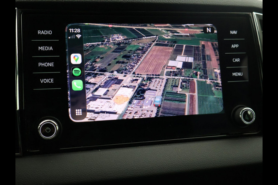 Škoda Karoq 1.5 TSI ACT 150 PK DSG AUT. + TREKHAAK | CAMERA | APPLE CARPLAY | SFEERVERLICHTING
