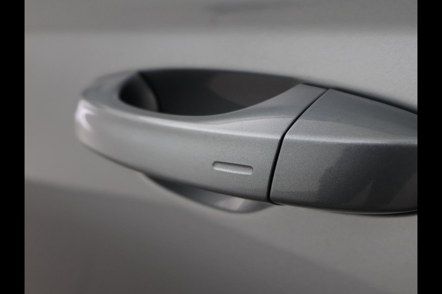 Škoda Karoq 1.5 TSI ACT 150 PK DSG AUT. + TREKHAAK | CAMERA | APPLE CARPLAY | SFEERVERLICHTING