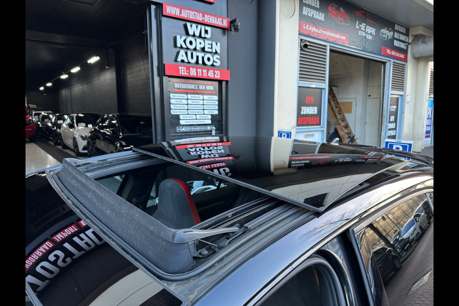 Volkswagen Golf 2.0 TSI GTI Clubsport 300Pk IQ Light Pano