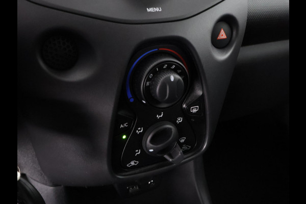 Toyota Aygo 1.0 VVT-i X CARPLAY NAVI 1e EIG.GARANTIE 10-2031 VOLLEDIG OH. AUDIO. SPEED LIMITER.