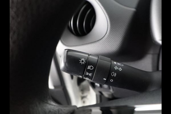 Toyota Aygo 1.0 VVT-i X CARPLAY NAVI 1e EIG.GARANTIE 10-2031 VOLLEDIG OH. AUDIO. SPEED LIMITER.