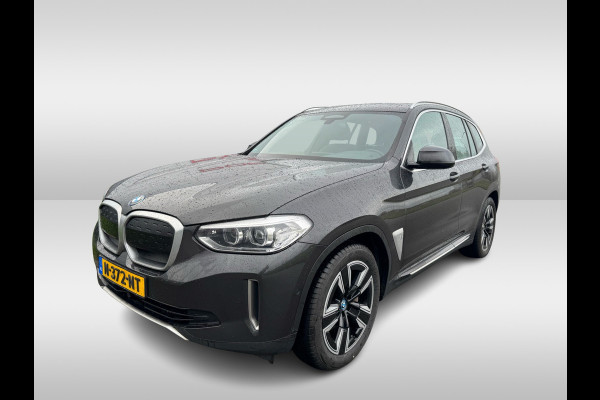 BMW iX3 Executive 80 kWh / SOH 95% / Panoramadak / Camera / Head-up / 20'' / Leder / Harman Kardon / Navigatie / Memory seats / Dodehoek / DAB / Stoelverwarming / Cruise Control Adaptief