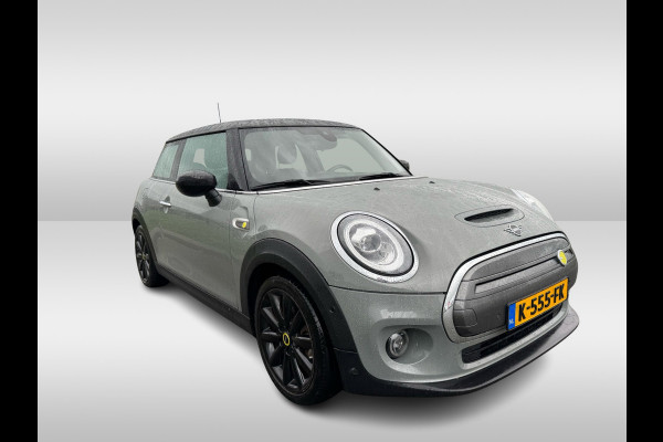 MINI Mini Electric Yours 33 kWh / SoH 95% / Full option! / Panoramadak / Camera / Head-up / Leder / Harman Kardon / Keyless / 17'' / CarPlay / Stoelverwarming / Matrix LED / DAB / Cruise Control